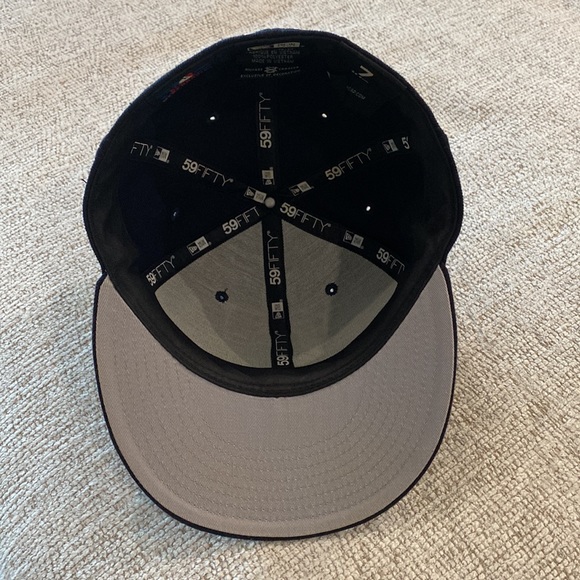 Genuine Merchandise Cleveland Indianas Hat Size 7 - Picture 5 of 7